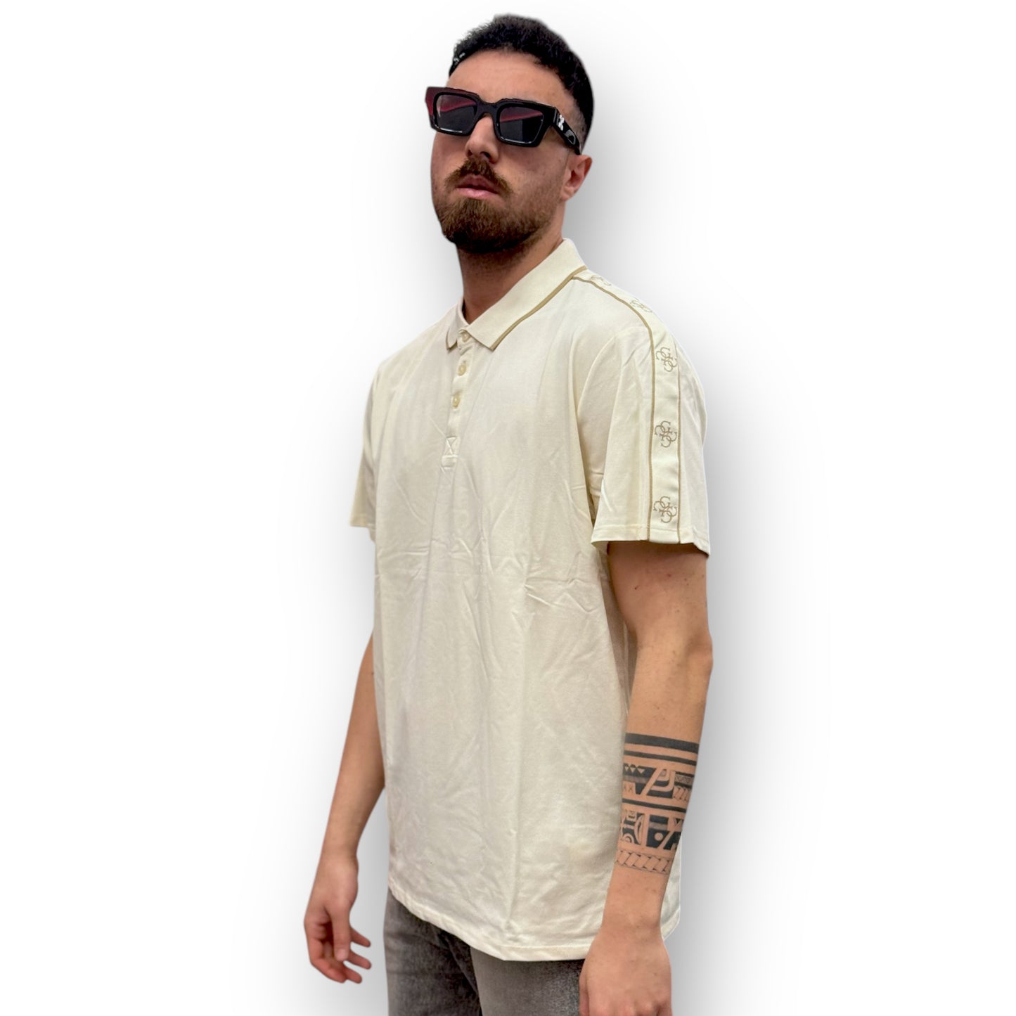 Polo GUESS Uomo, in tessuto tecnico bordino a contrasto sul collo con banda logata sulle braccia , Col.Beige, (SlimFit)