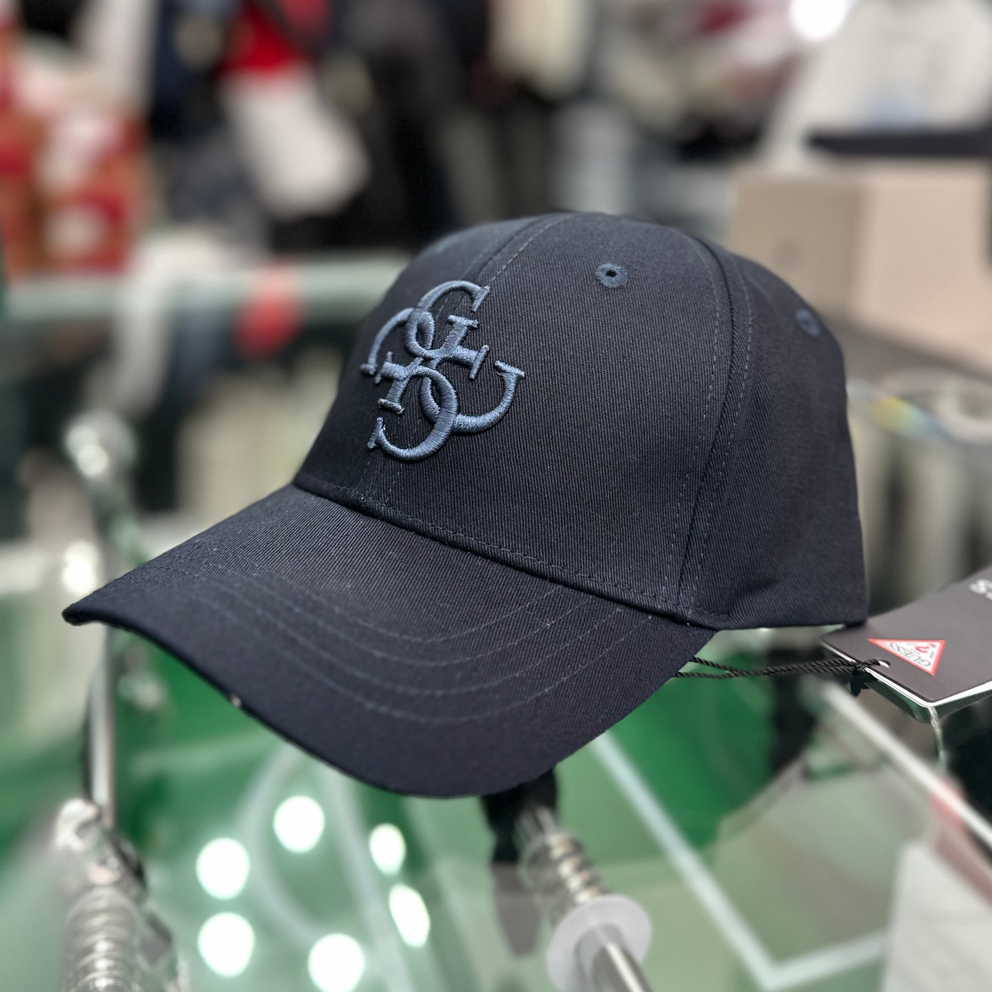 Cappello Guess ricamato col.Blu