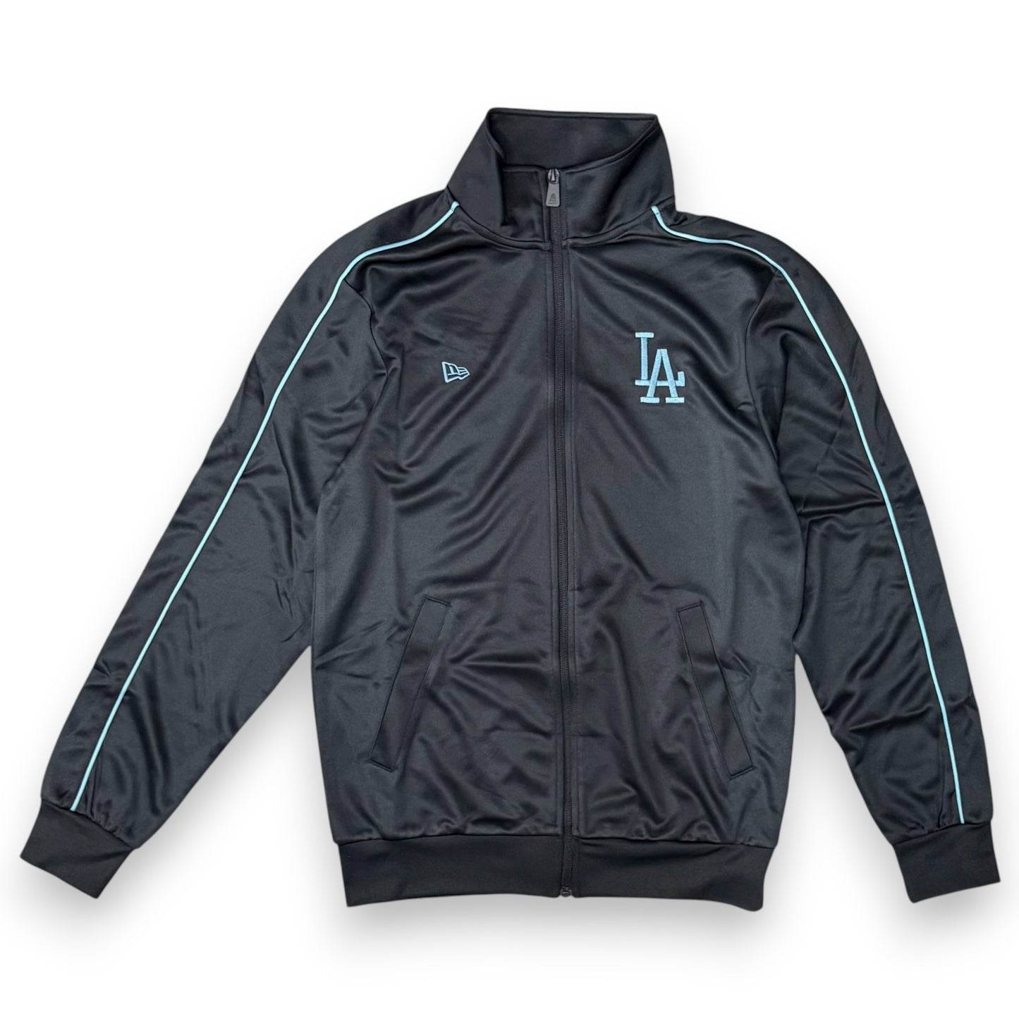 Tuta Completa Uomo NEW ERA, tex.acetato (veste grande si consiglia una tg.in meno), col.Blu/Celeste