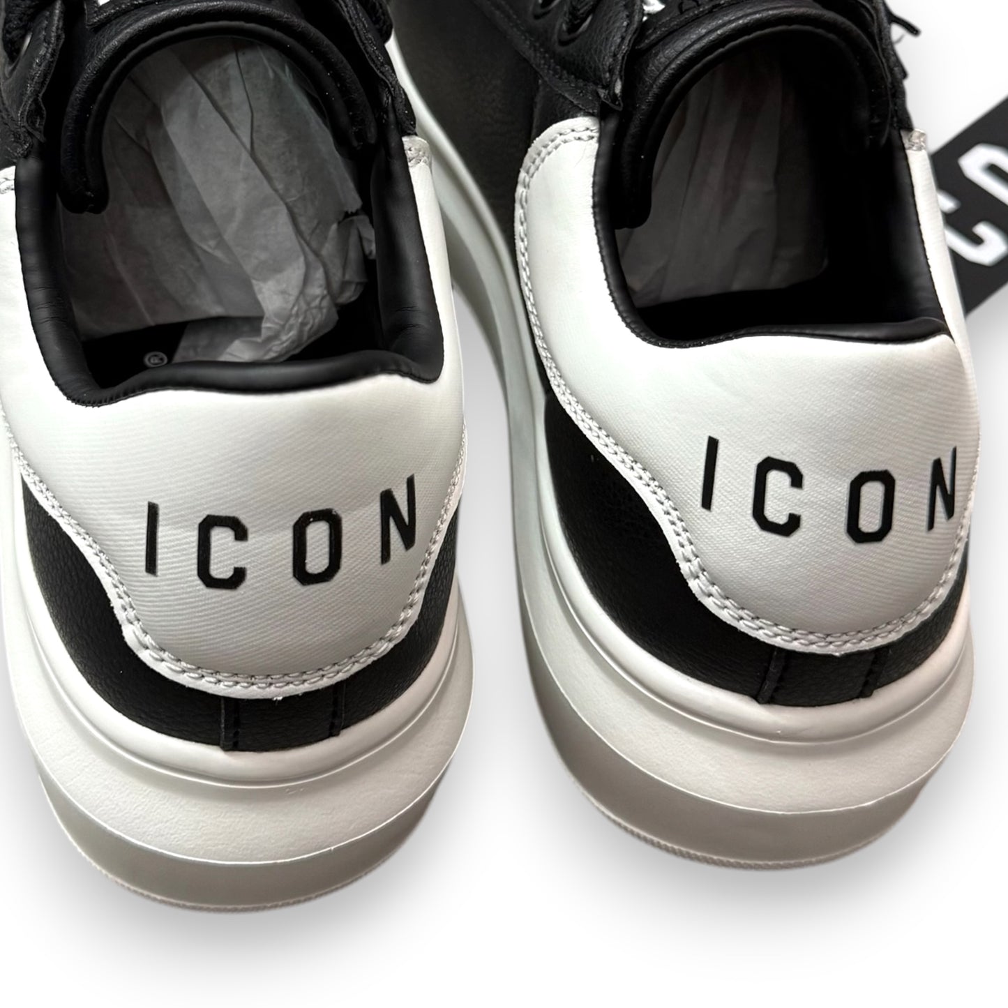ICON- Scarpe Unisex con contrasto sul retro, col.Nero/Bianco