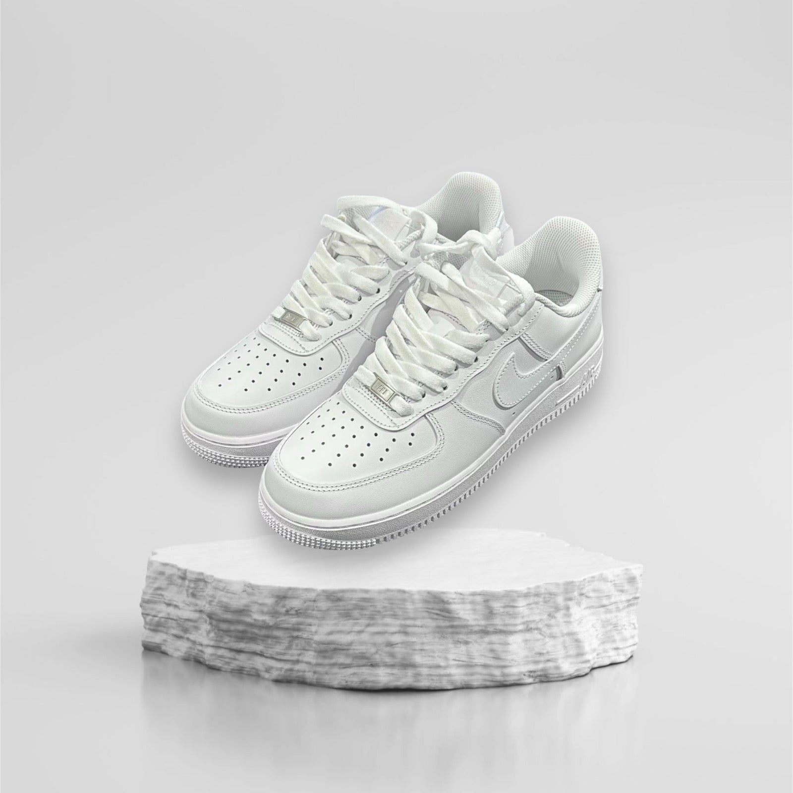 Scarpe AIR FORCE 1 07 Total White dalla 40 alla 45 5 Spinnaker Vico Equense