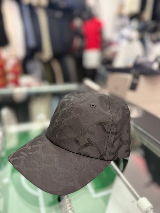 Cappello Guess in tessuto tecnico col.Nero