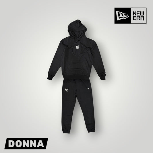 Tuta Completa Donna NEW ERA con cappuccio, tex.garzato (veste grande si consiglia una tg. In meno), col.Nero