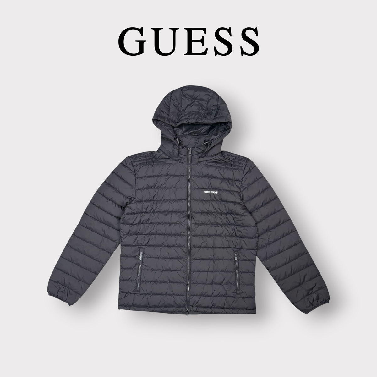 GUESS - Piumino Uomo, con scritta stampata lato cuore, Col.Nero