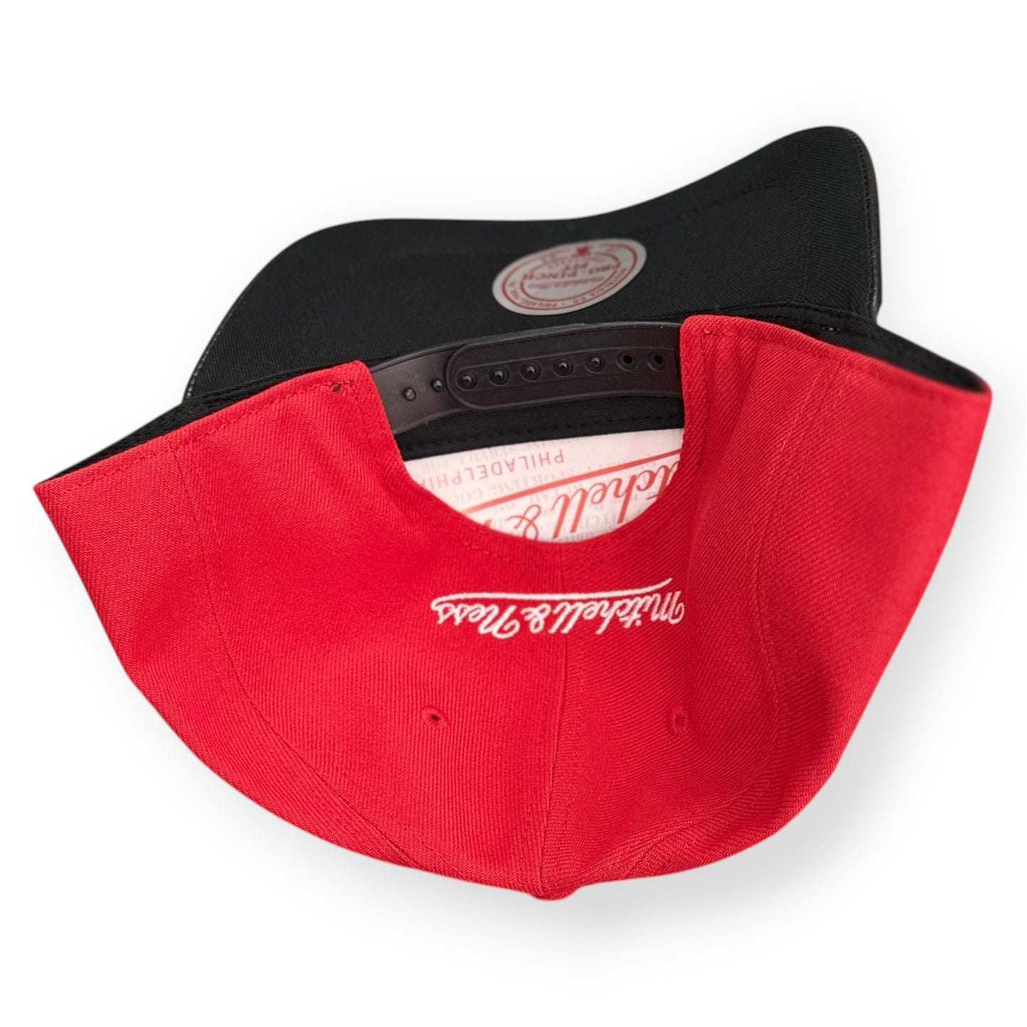 MITCHELL&NESS-Cappello CHICAGO BULLS, in ecopelle, Col.Nero/Rosso