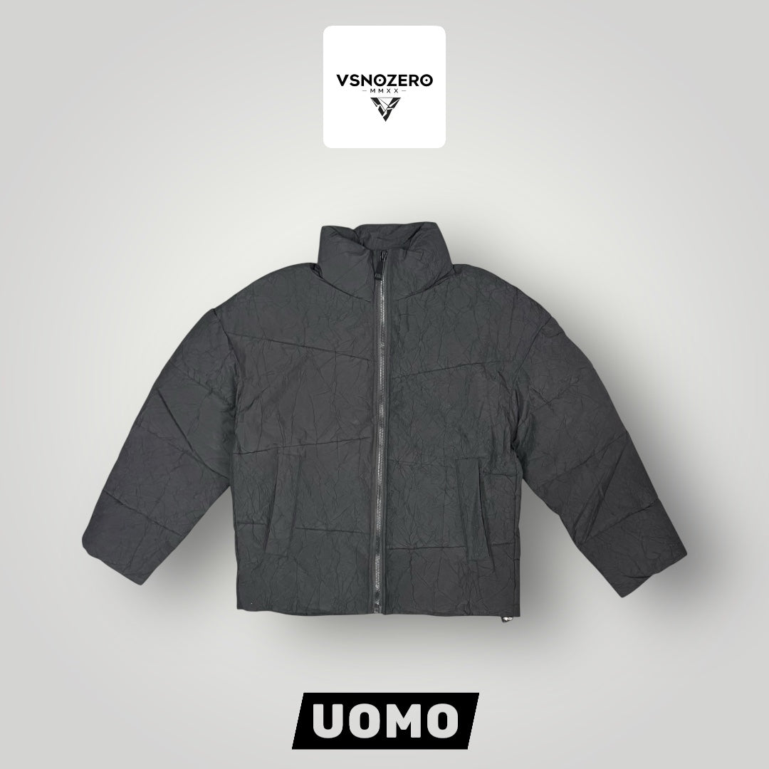 Giubbotto VS-NOZERO, mod.Puffer jacket (cropped fit con manica più corta e venature in rilievo sul tessuto) col.Nero (G5W25)
