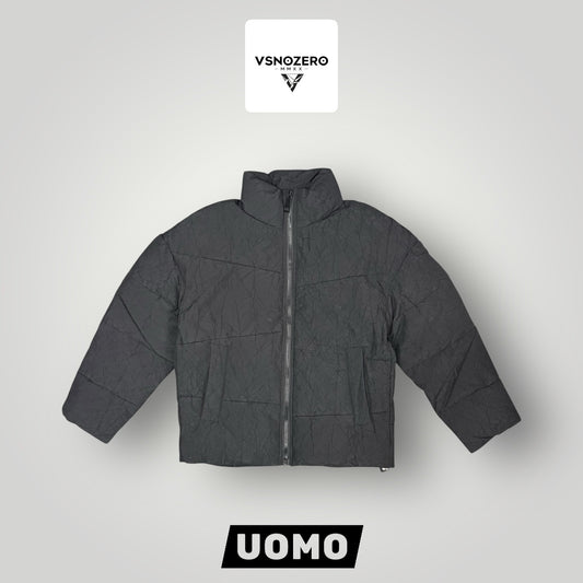Giubbotto VS-NOZERO, mod.Puffer jacket (cropped fit con manica più corta e venature in rilievo sul tessuto) col.Nero (G5W25)