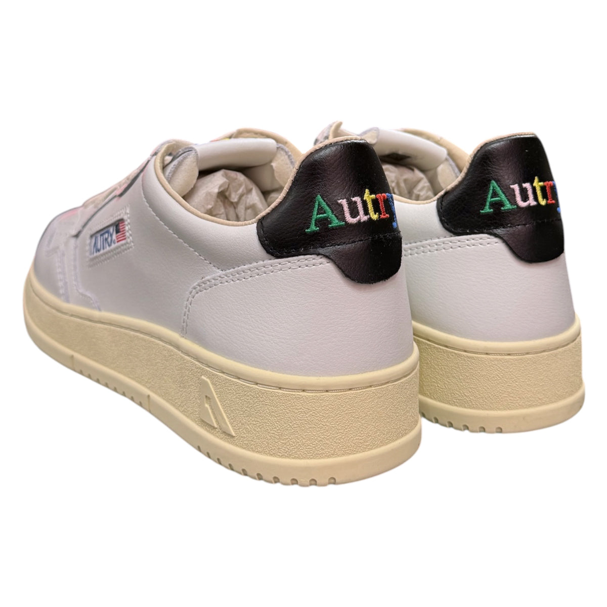 AUTRY - Scarpa Uomo, con baffo nero e scritta arcobaleno, Col.Bianco