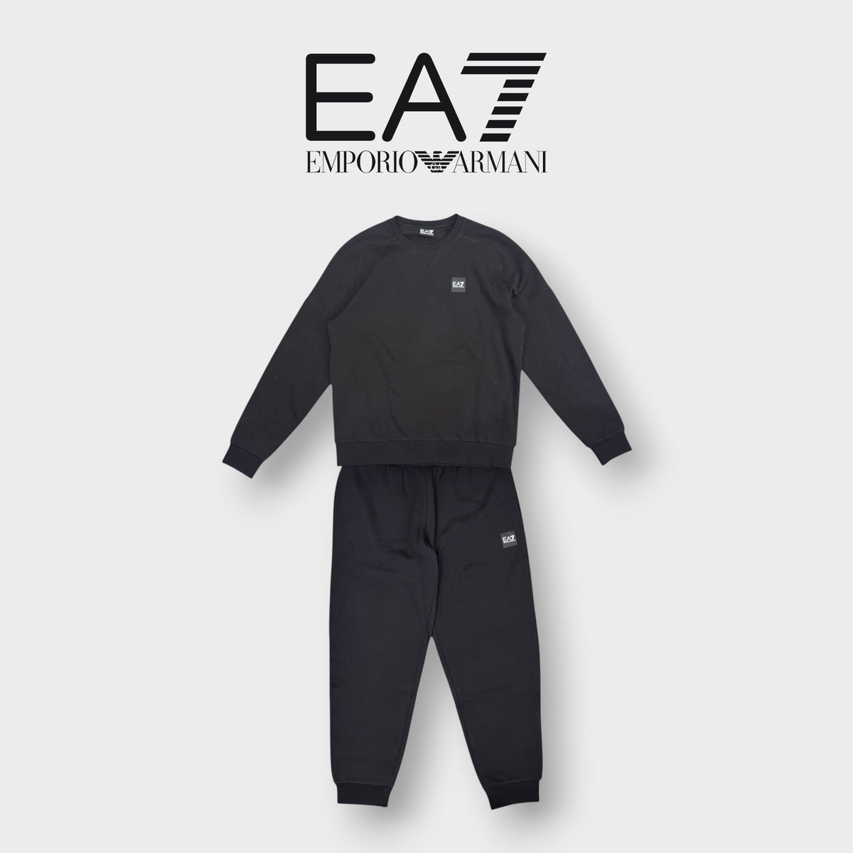 EA7 - Tuta completa Uomo, con logo ricamato nero sulla schiena, girocollo, tex.felpato, Col.Nero
