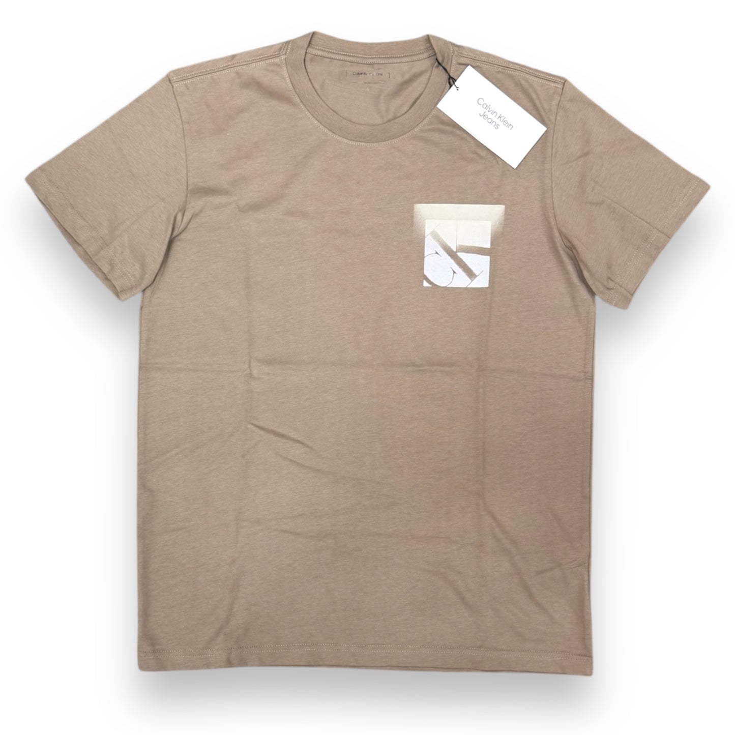 T-shirt CALVIN KLEIN, con logo stampato lato cuore, Col.Taupe Gray (quadrato ck)