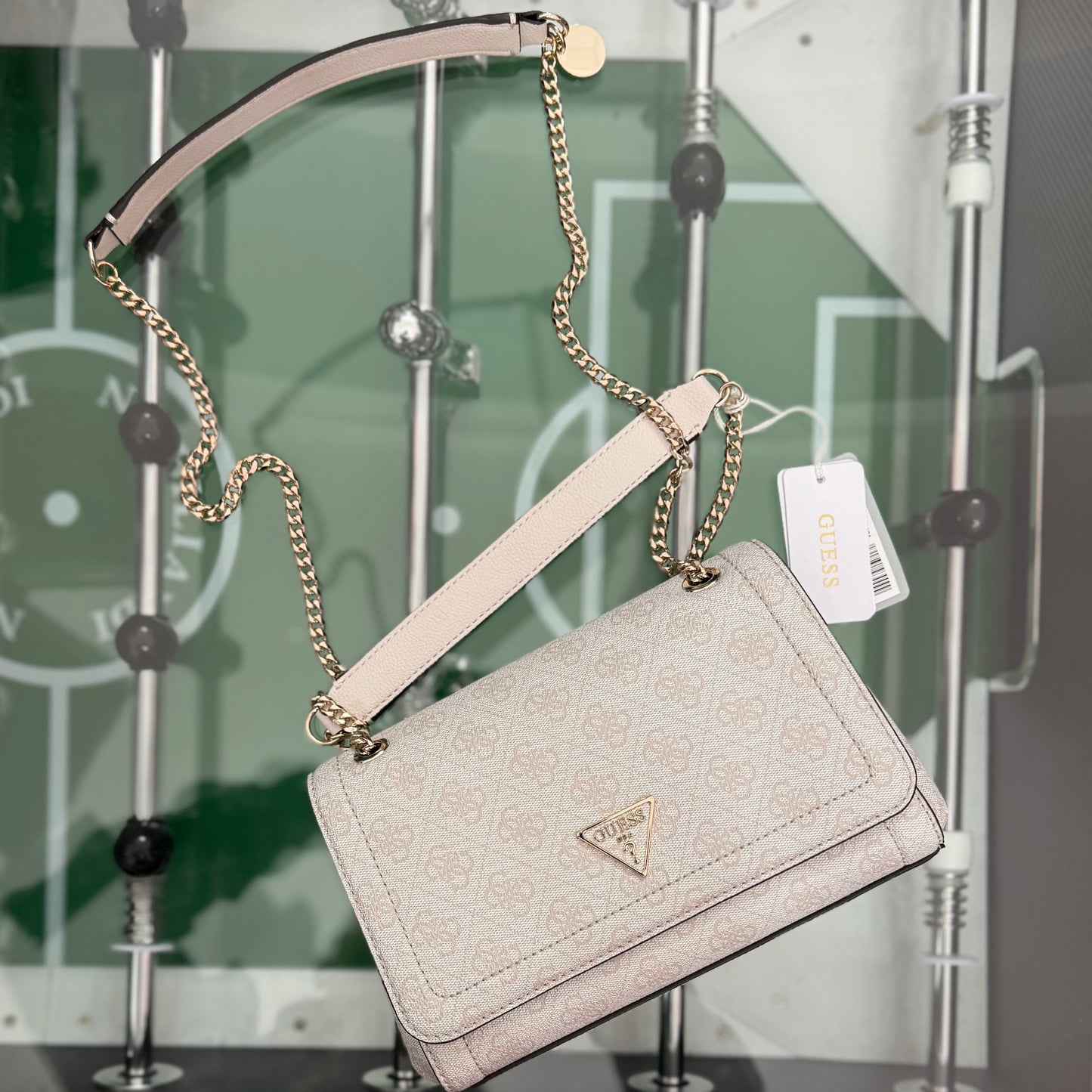 Borsa GUESS Group Noelle con catena regolabile, Col.Bone Logo