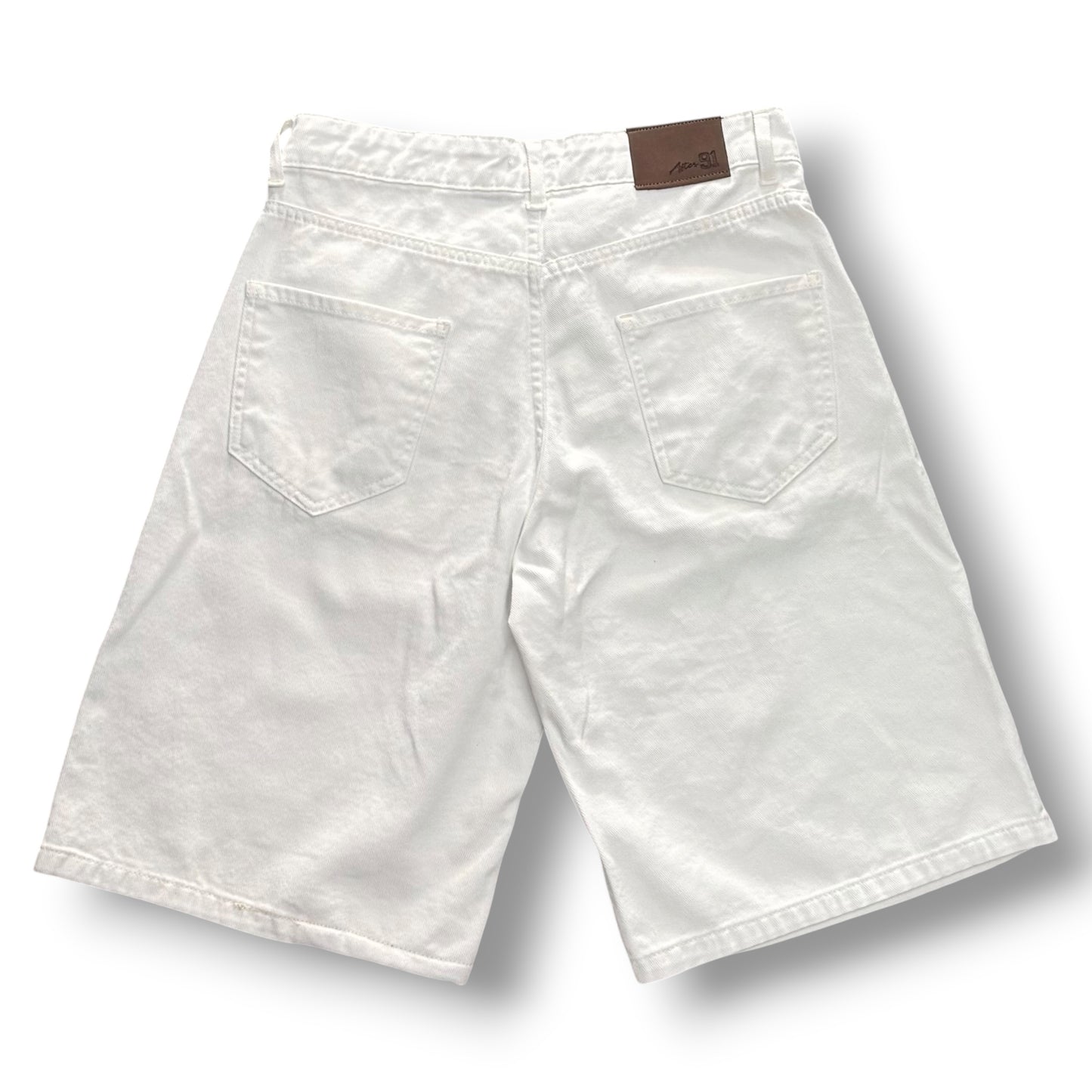 AFTER 91- Bermuda Uomo Jeans, gamba svasata, Col.Bianco