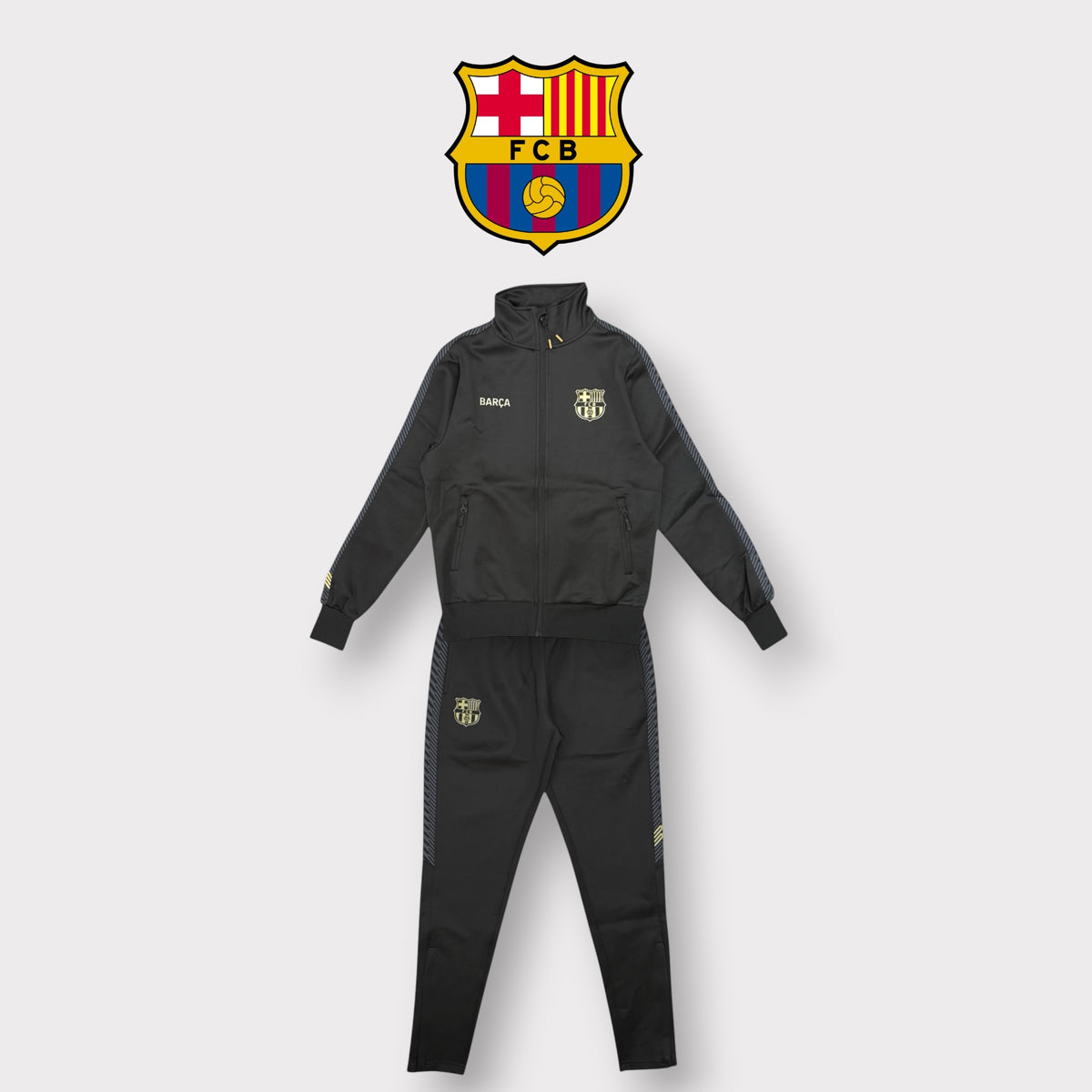 BARCELLONA- Tuta completa Uomo, senza cappuccio, con zip sulla caviglia, con dettagli oro, tex.Acetato, col.Nero