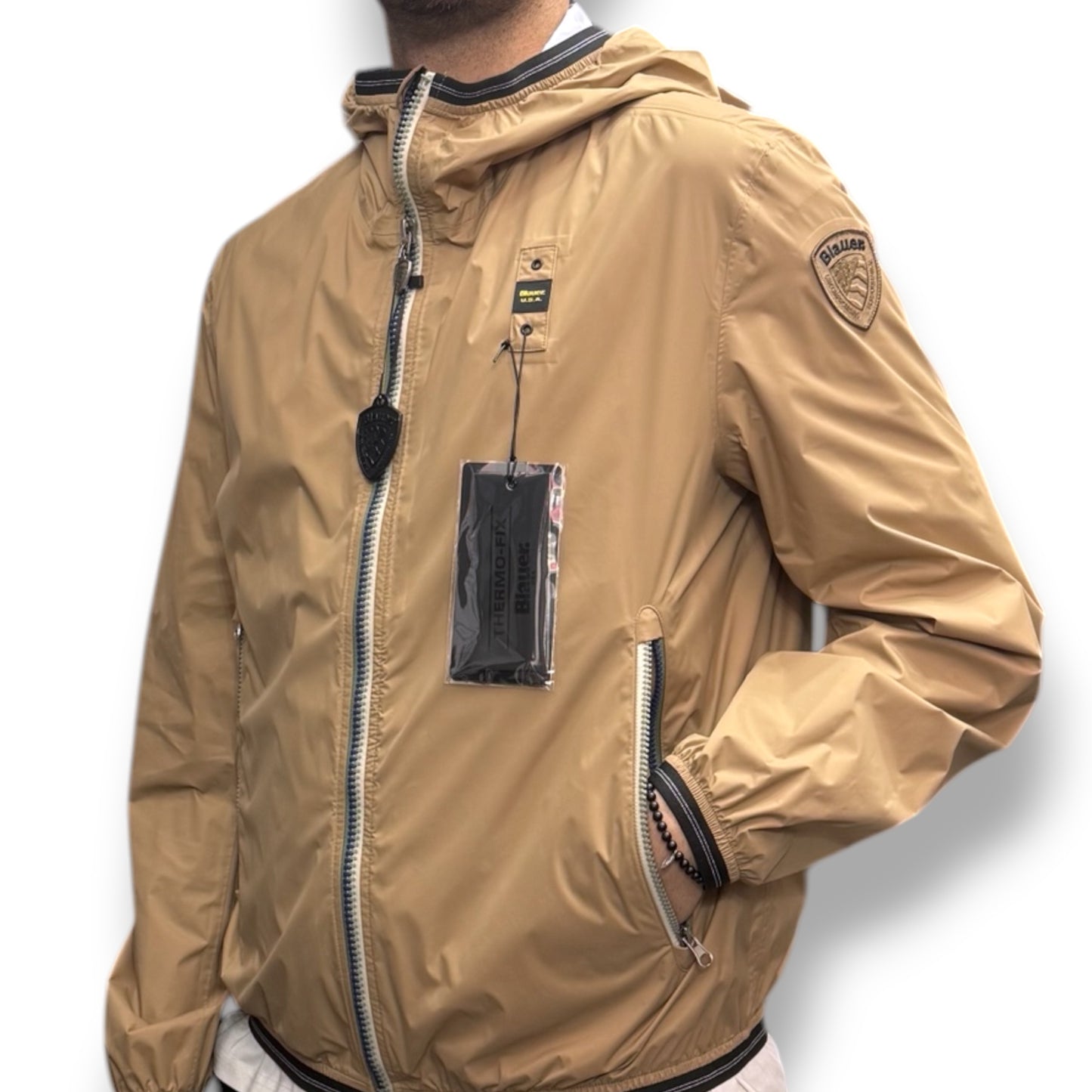 Giubbotto BLAUER Uomo, antivento con cappuccio e zip a contrasto, mod.DODGE, Col.Beige scuro