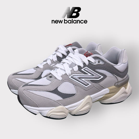 NEW BALANCE 9060- Scarpe Unisex GS, col.Grigio chiaro