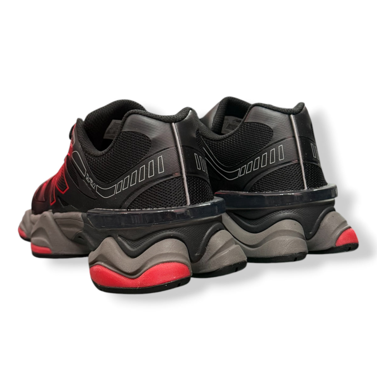 NEW BALANCE 9060 - Col.Nero/Rosso