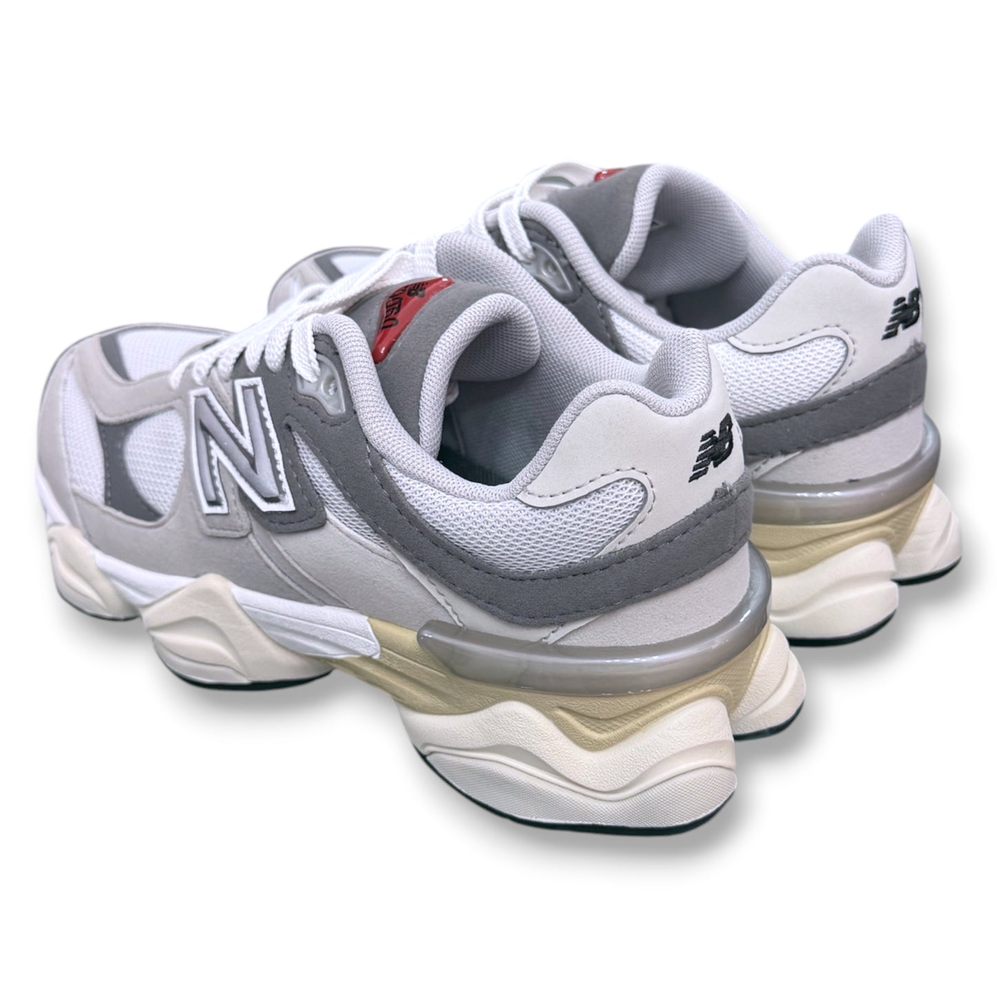 NEW BALANCE 9060- Scarpe Unisex GS, col.Grigio chiaro