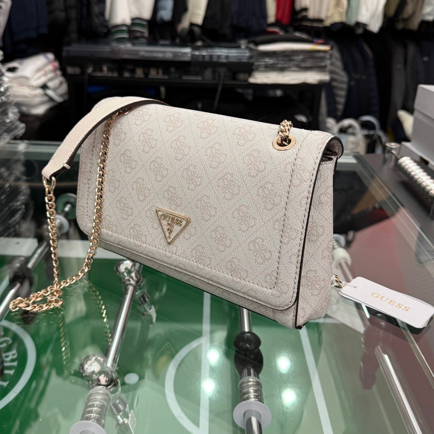 Borsa GUESS Group Noelle con catena regolabile, Col.Bone Logo