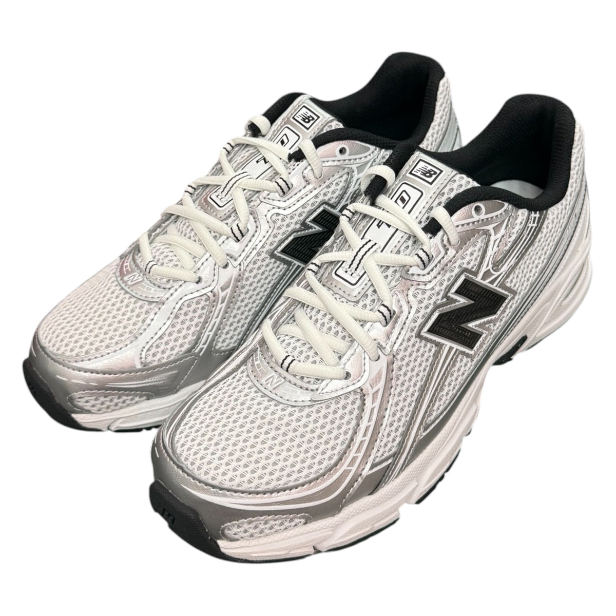 NEW BALANCE 740 - Col.Bianco - Argento - Nero