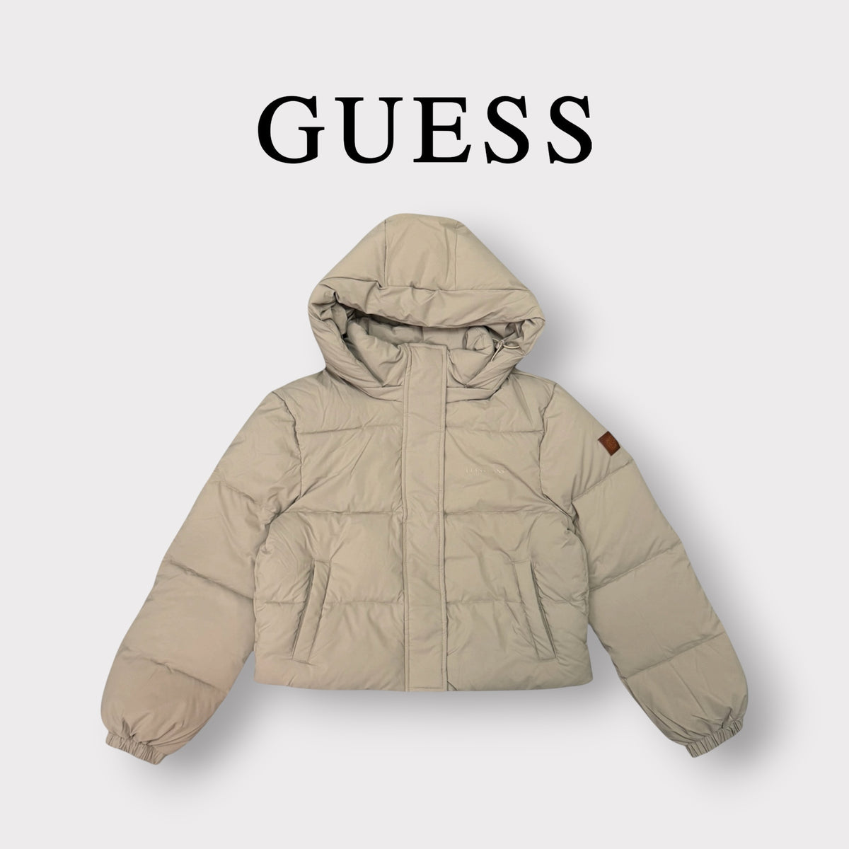 GUESS - Giubbotto Donna, con doppia abbottonatura e cappuccio sganciabile, CroppedFit, col.Beige