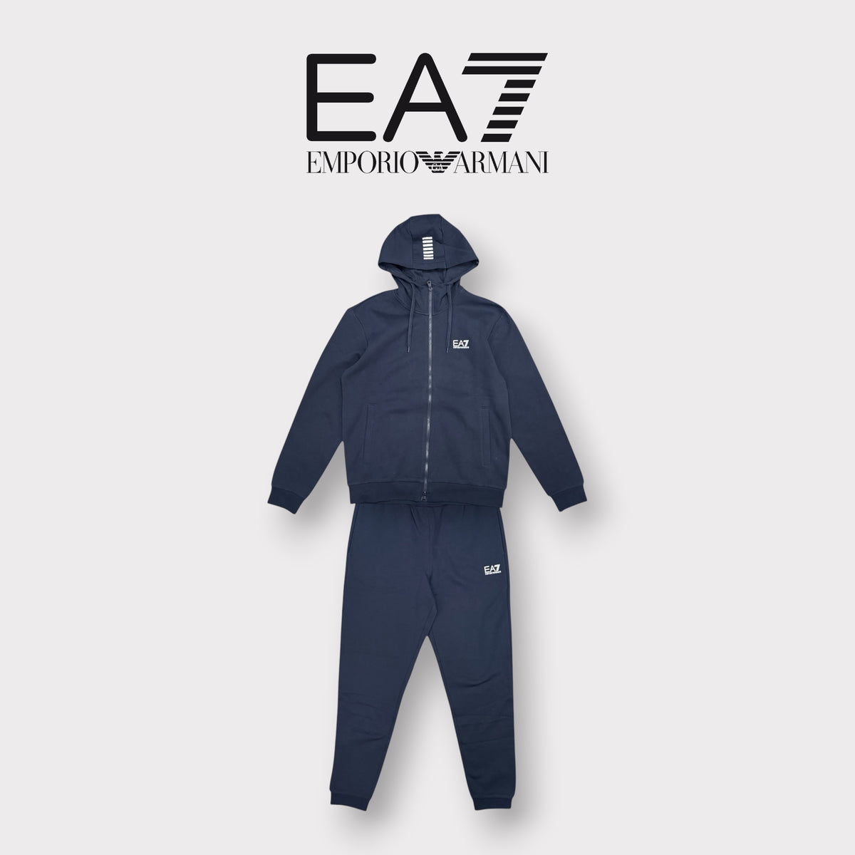 EA7 - Tuta completa Uomo, con logo gommato lato cuore, con cappuccio, tex.felpato, Col.Blu
